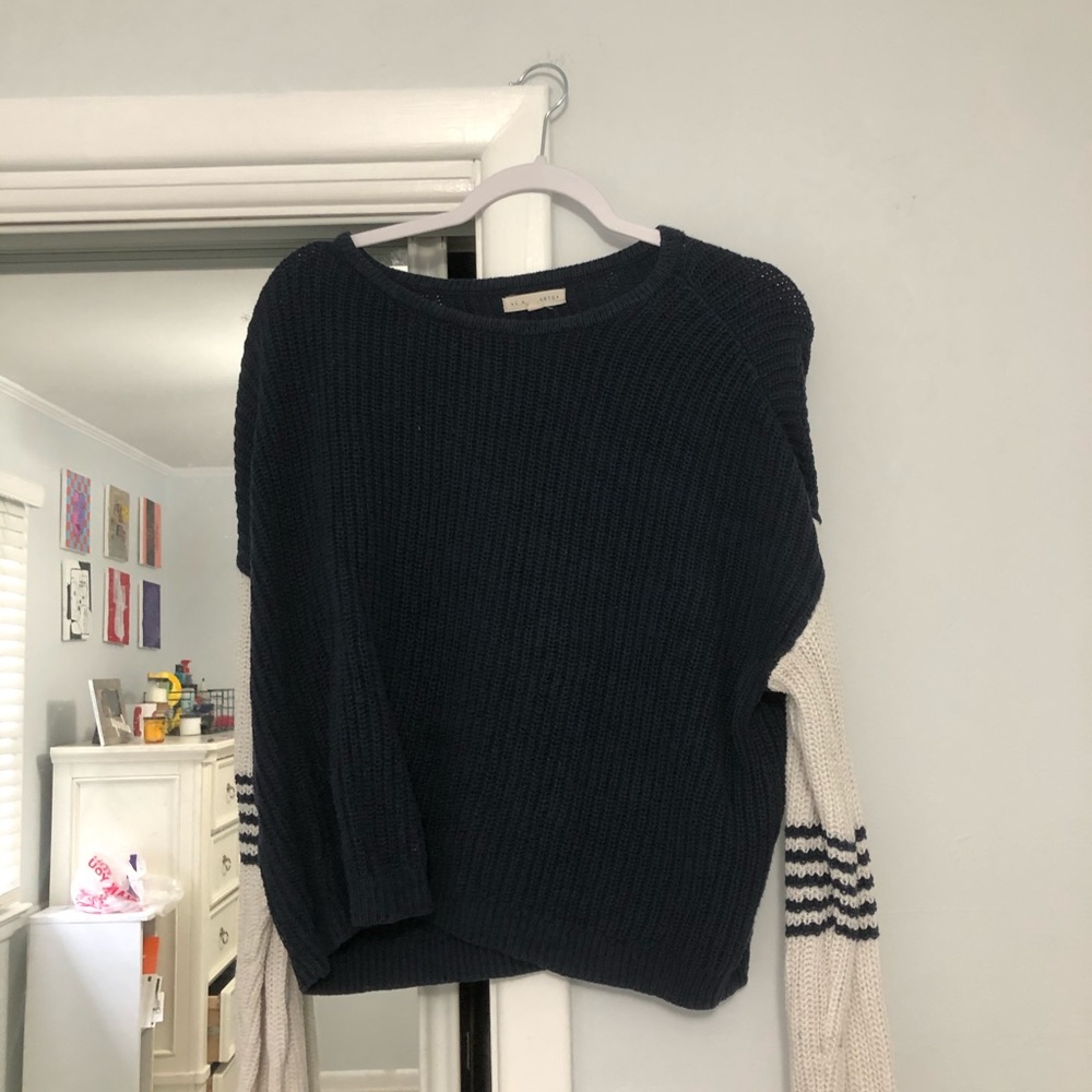 L Sweater